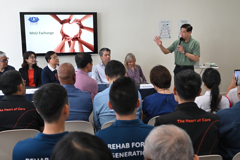 MP Ang Wei Neng delivered his address and affirmed Tzu Chi’s efforts. (Photo by Wong Twee Hee)